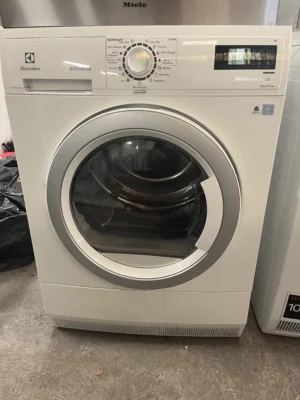 Lave-linge Electrolux 9 kg reconditionné PAU